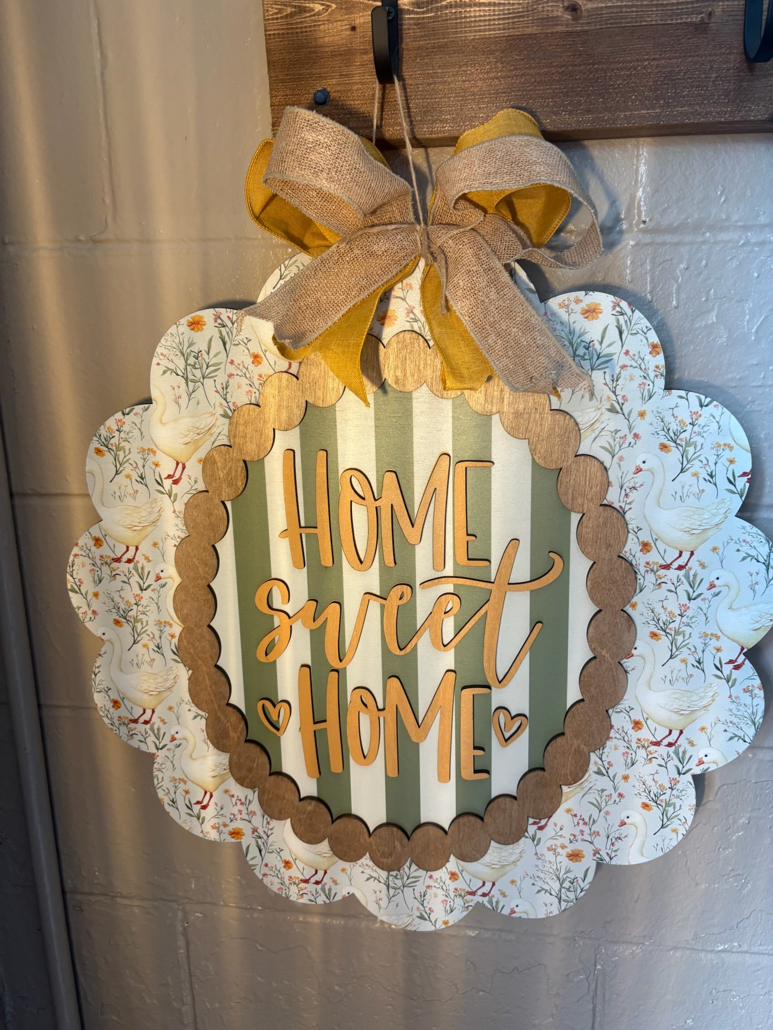 Home Sweet Home Scalloped Goose Sign